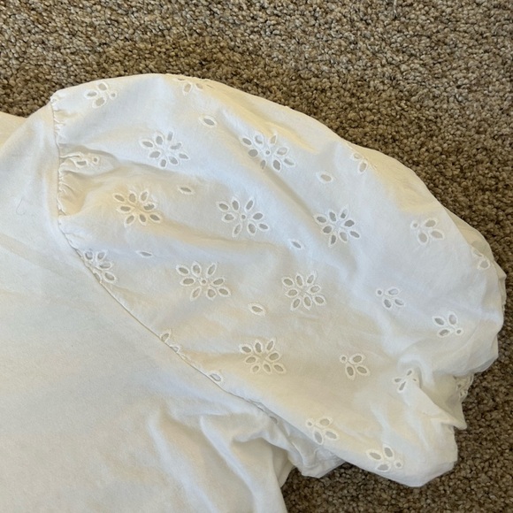 Old Navy cotton crewneck puff sleeve short sleeve. Eyelet lace. Cottage core. L - Picture 2 of 10